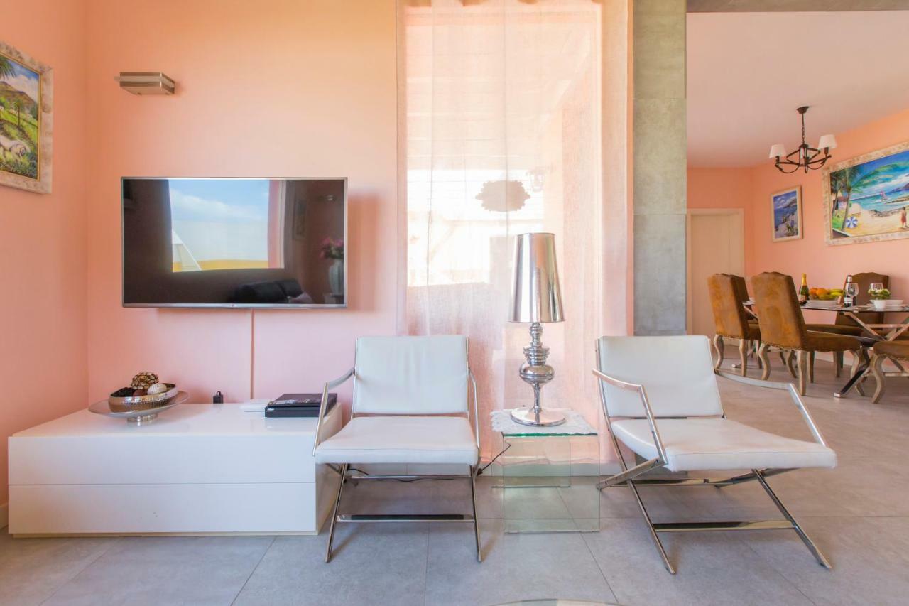 Villa Bella Lucia 3. Piscina Climatizada, Wifi, Bbq. Corralejo Luaran gambar