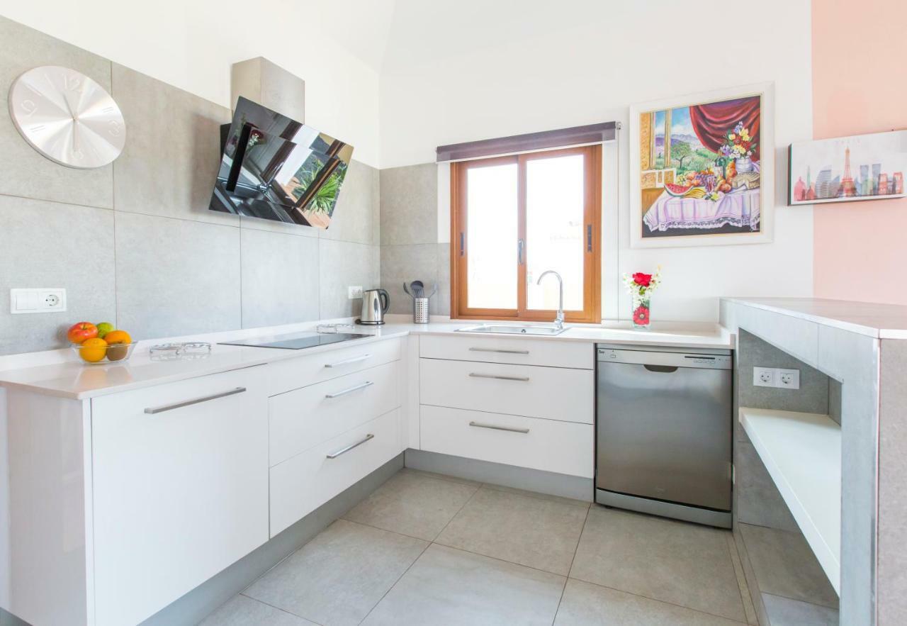 Villa Bella Lucia 3. Piscina Climatizada, Wifi, Bbq. Corralejo Luaran gambar